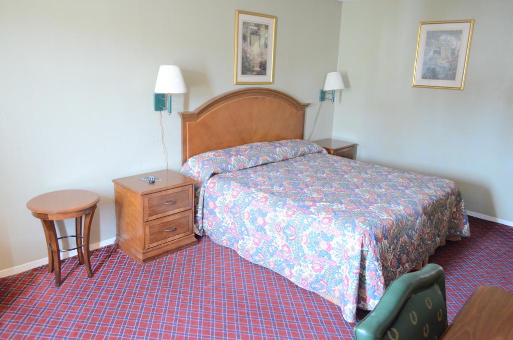 Red Carpet Hornwood Drive Motel Houston