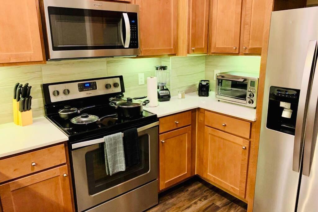 Apartment New Apart Downtown - 5min Stadium/parks/museum *