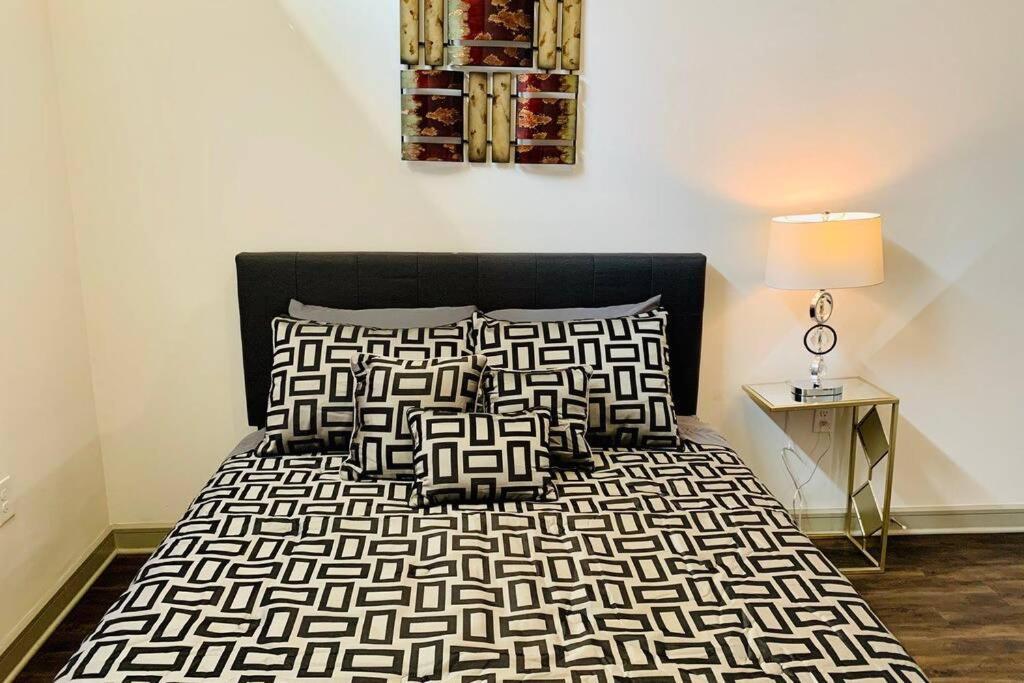 Apartment New Apart Downtown - 5min Stadium/parks/museum