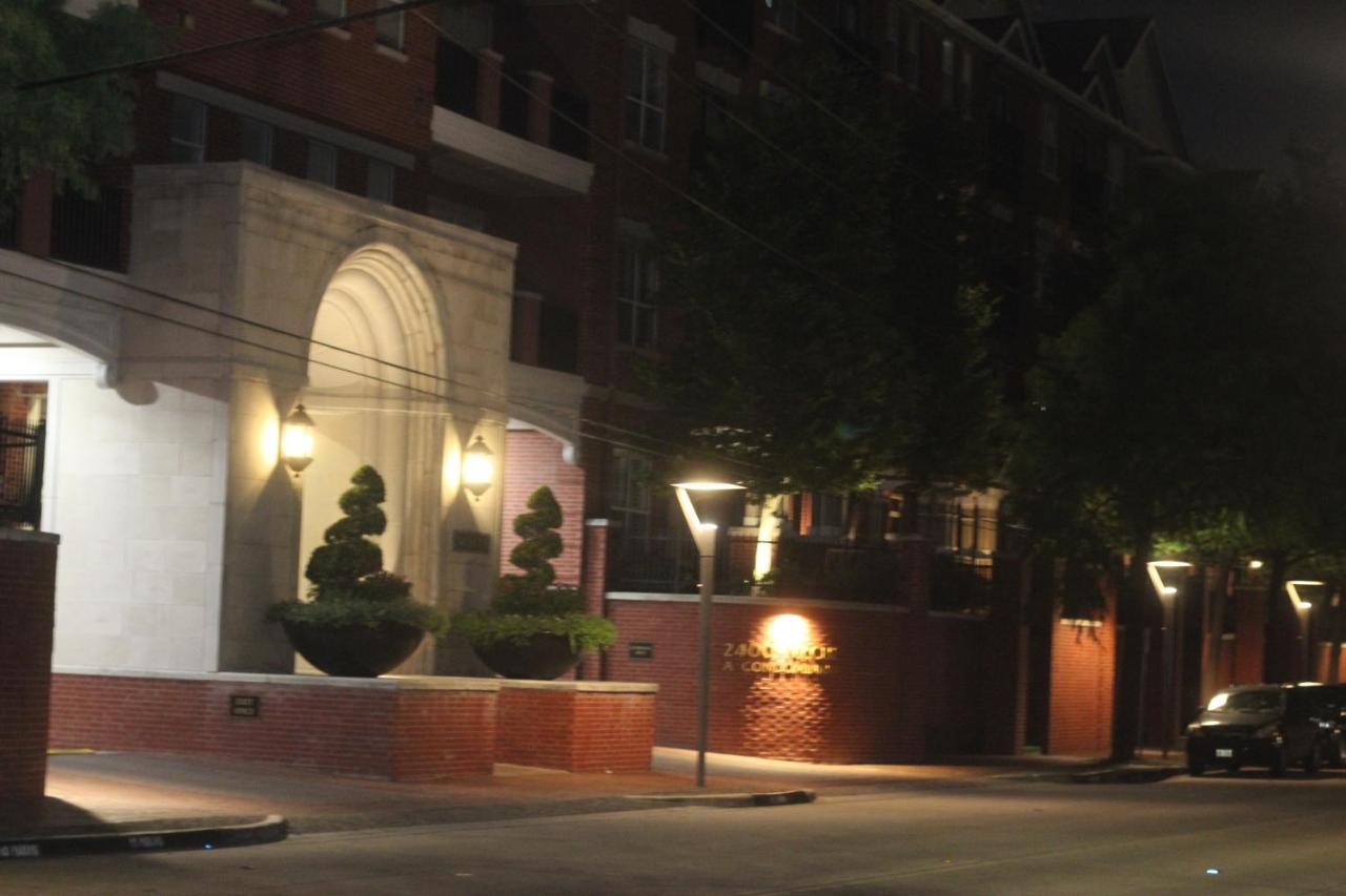 Galleria 2 Bed 2 Bath Luxury Condo Apartment *