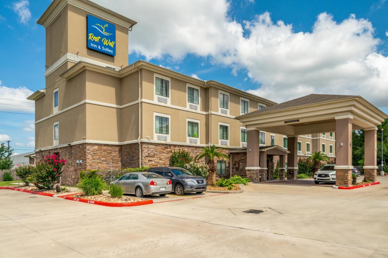 Hotel Restwell & I-45 North