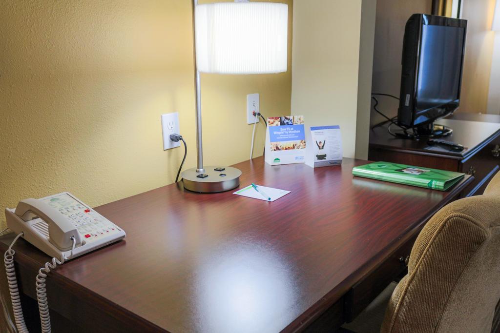 Wingate By Wyndham / Willowbrook 3* Houston