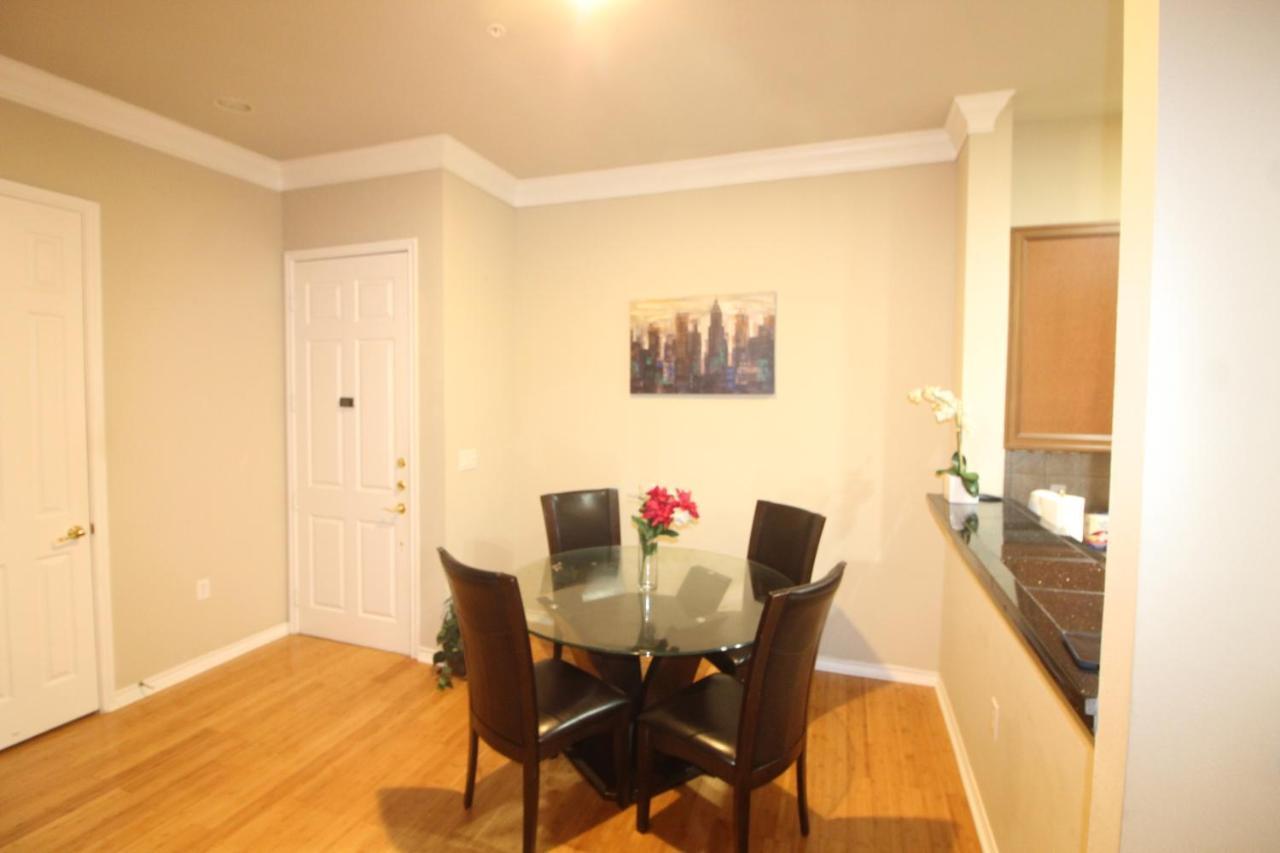 Galleria 2 Bed 2 Bath Luxury Condo Apartment *