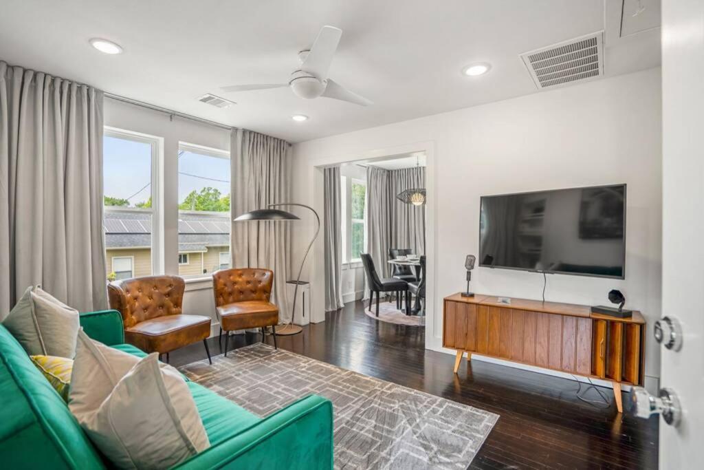 Mid-century Mod-pad @ East Downtown