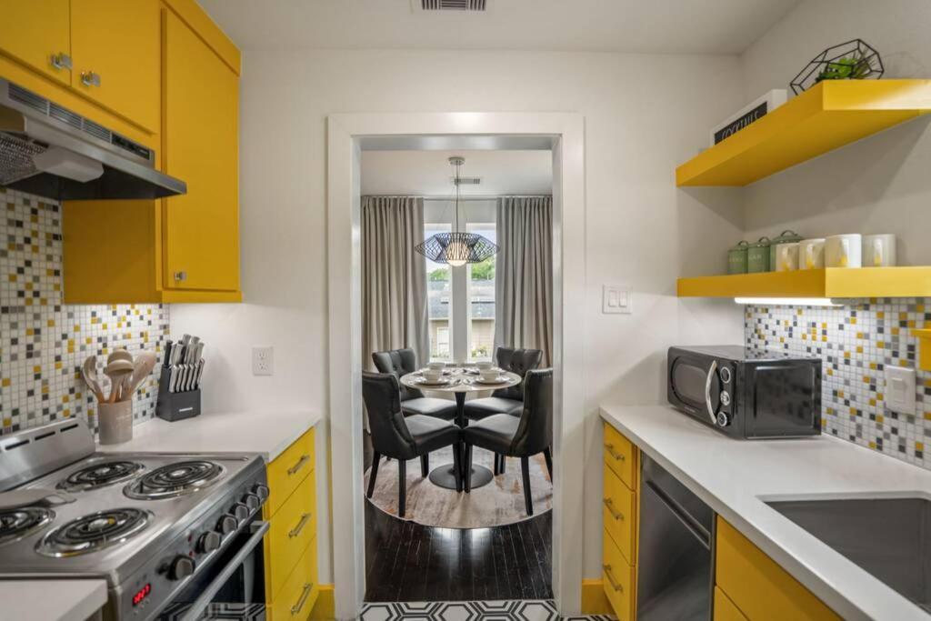 Mid-century Mod-pad @ East Downtown * Houston