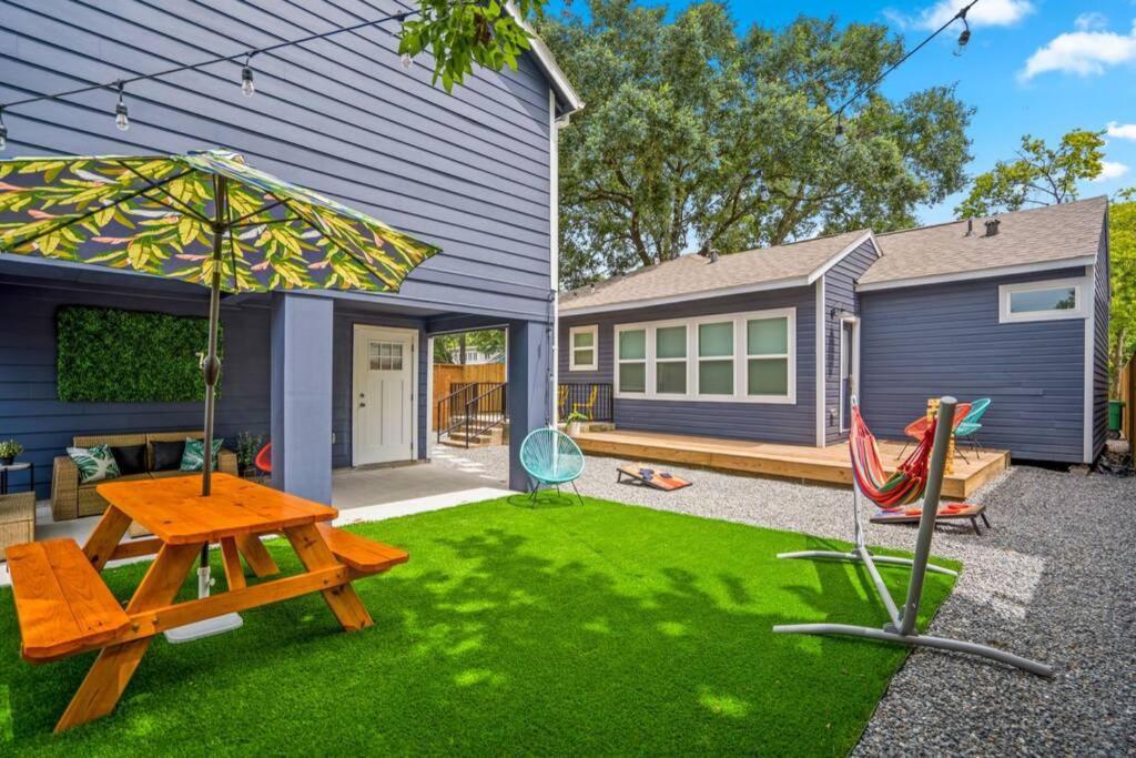 Mid-century Mod-pad @ East Downtown *