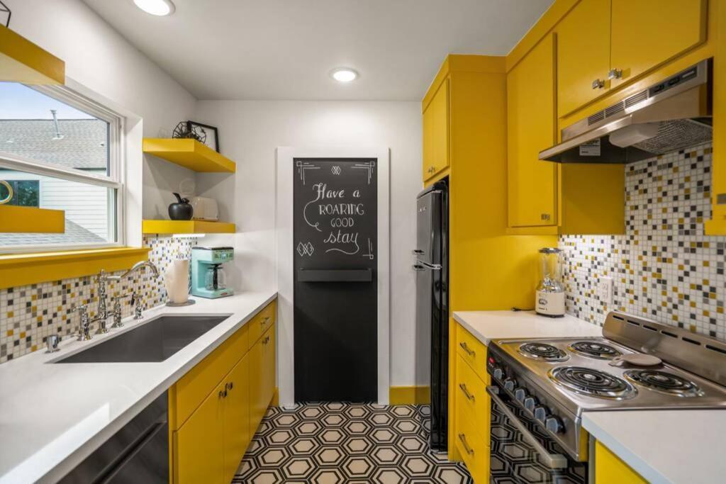 Mid-century Mod-pad @ East Downtown *