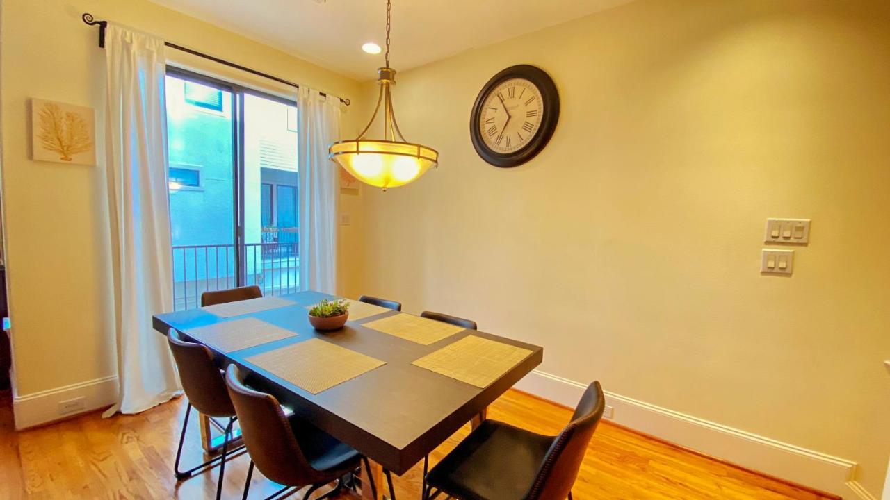Luxury 4 Story In Downtown Holiday home *