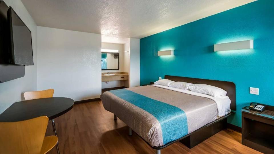 Hotel 6 Houston, Tx Fm 1960 Bammel 2*