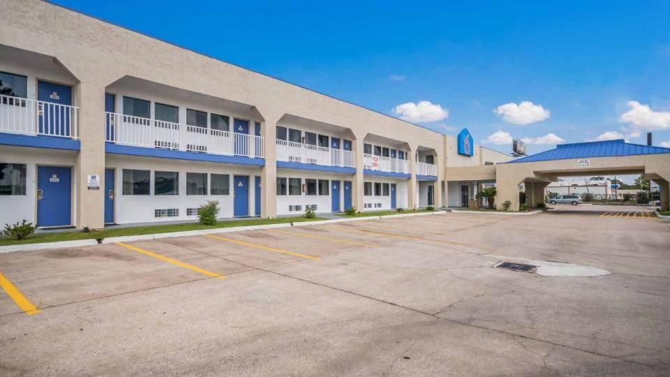 6 Houston, Tx Fm 1960 Bammel 2* Houston
