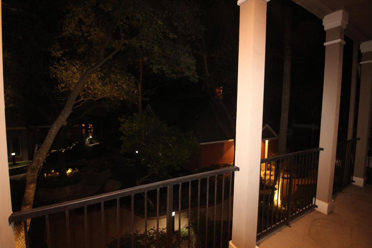 Galleria 2 Bed 2 Bath Luxury Condo Apartment *