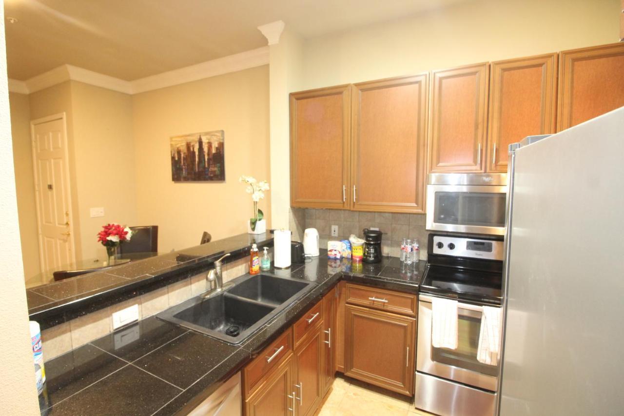 Apartment Galleria 2 Bed 2 Bath Luxury Condo