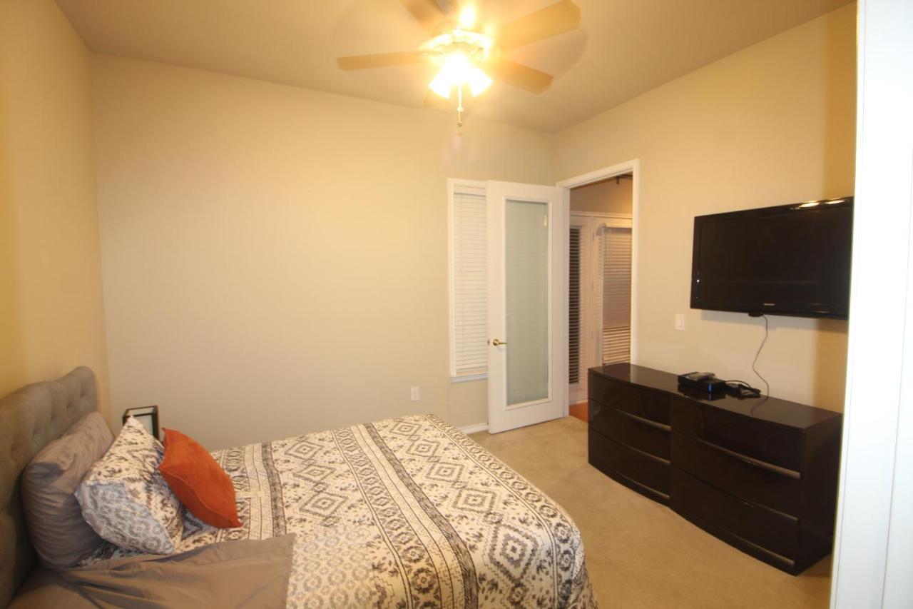 Galleria 2 Bed 2 Bath Luxury Condo Apartment *