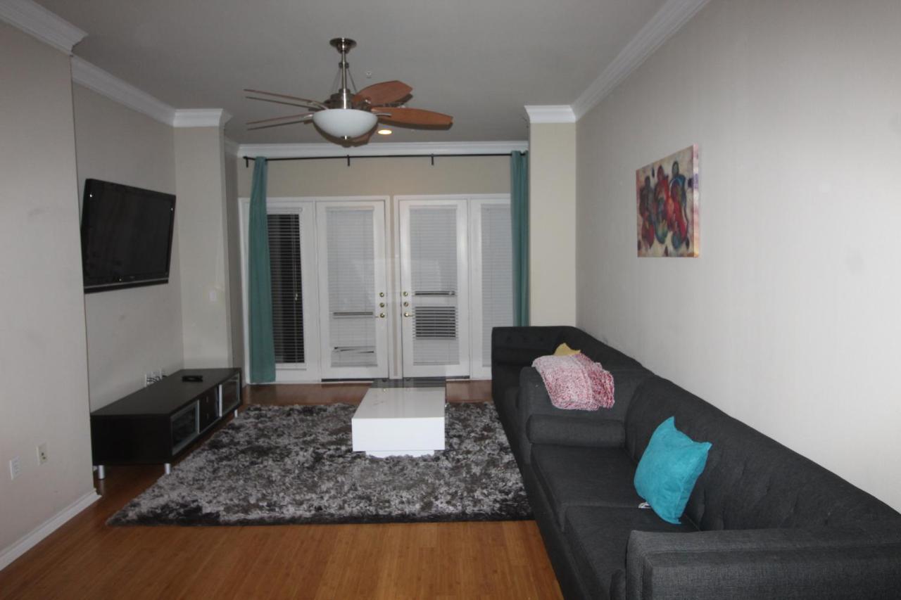 Galleria 2 Bed 2 Bath Luxury Condo *
