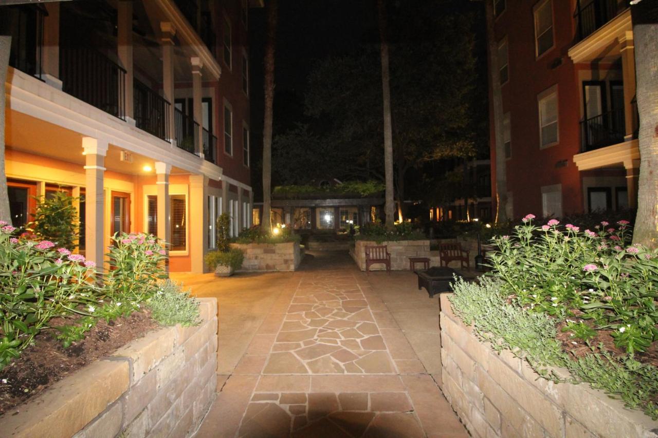 Galleria 2 Bed 2 Bath Luxury Condo