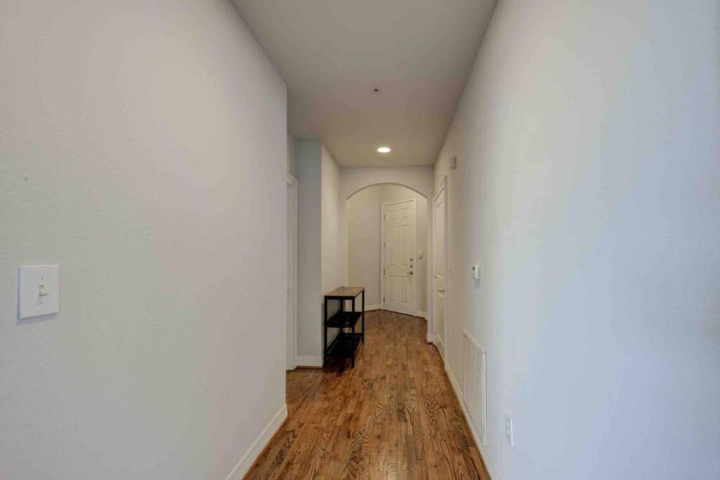 Private Great 2Bedroom, 2Bath Condo With Great View!! *