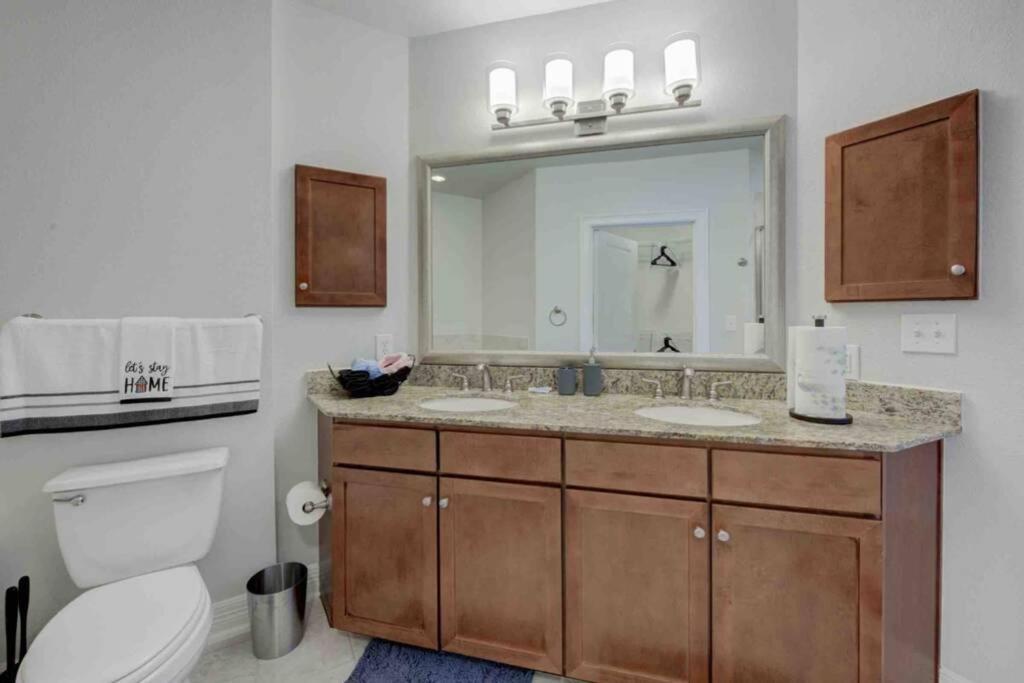 Private Great 2Bedroom, 2Bath Condo With Great View!! *