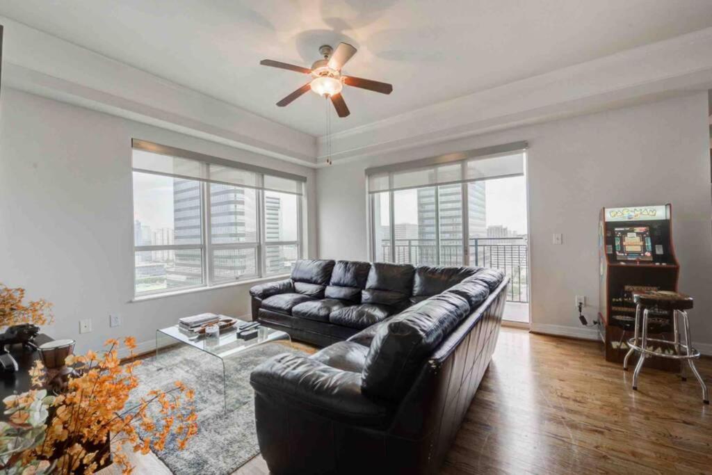 Private Great 2Bedroom, 2Bath Condo With Great View!! Houston