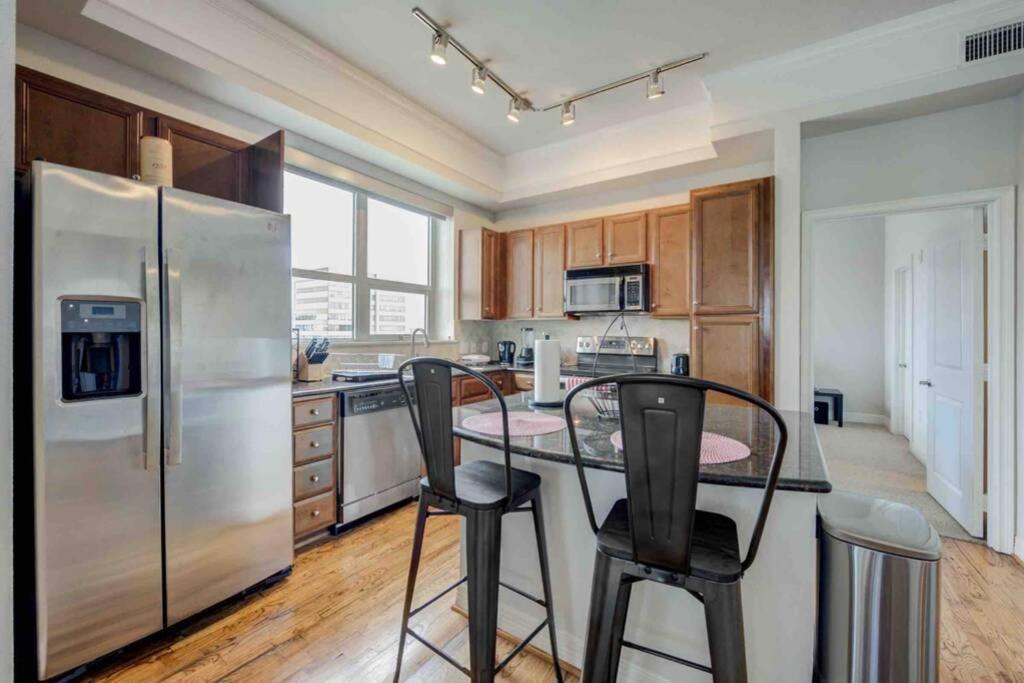 Apartment Private Great 2Bedroom, 2Bath Condo With Great View!!