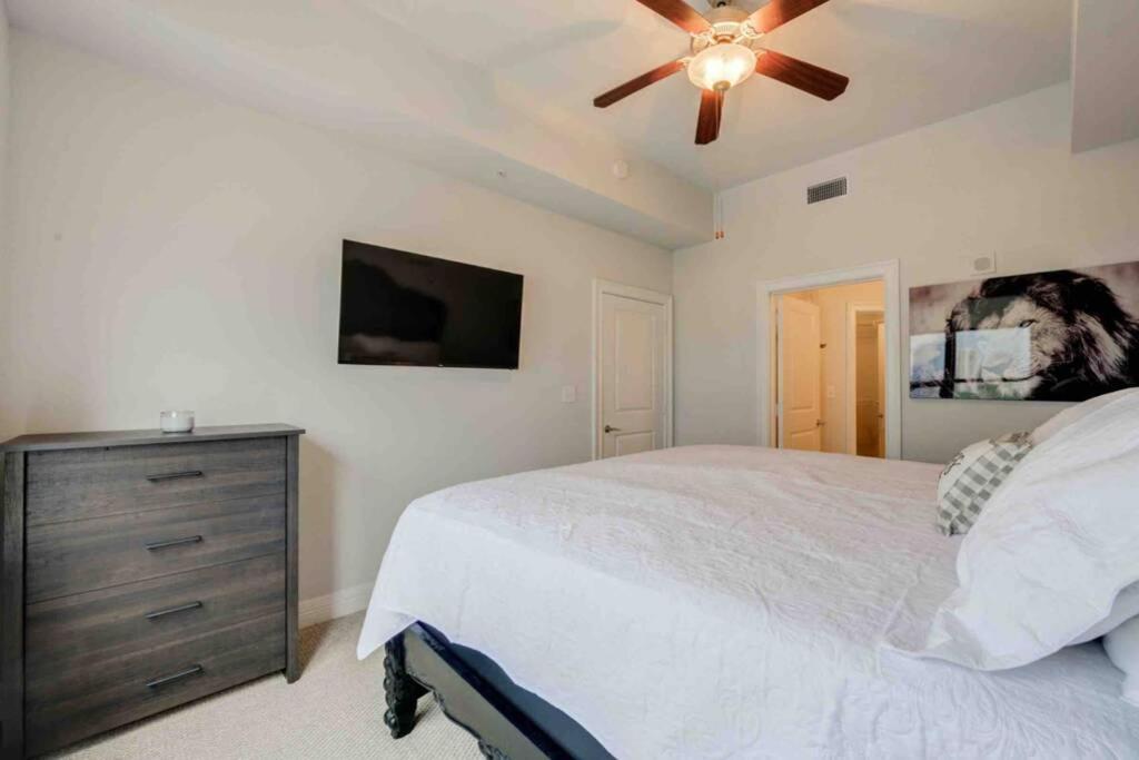 Private Great 2Bedroom, 2Bath Condo With Great View!! Apartment