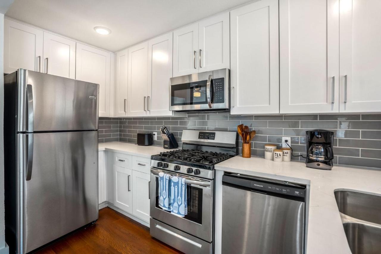 Universal At East Downtown Apartment