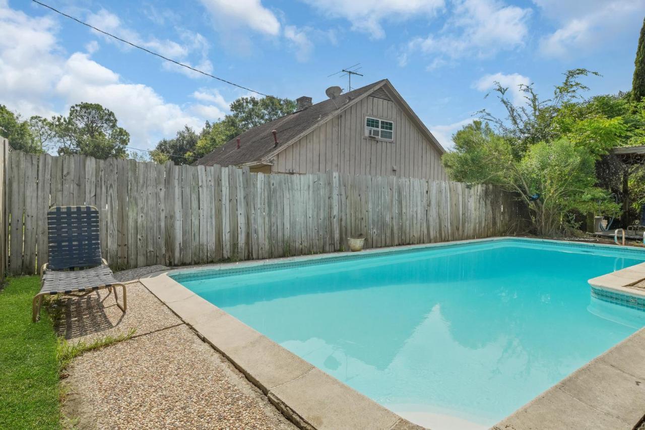 For Summer With Pool, Pool Table, Outdoor Kitchen,patio And Balcony Holiday home