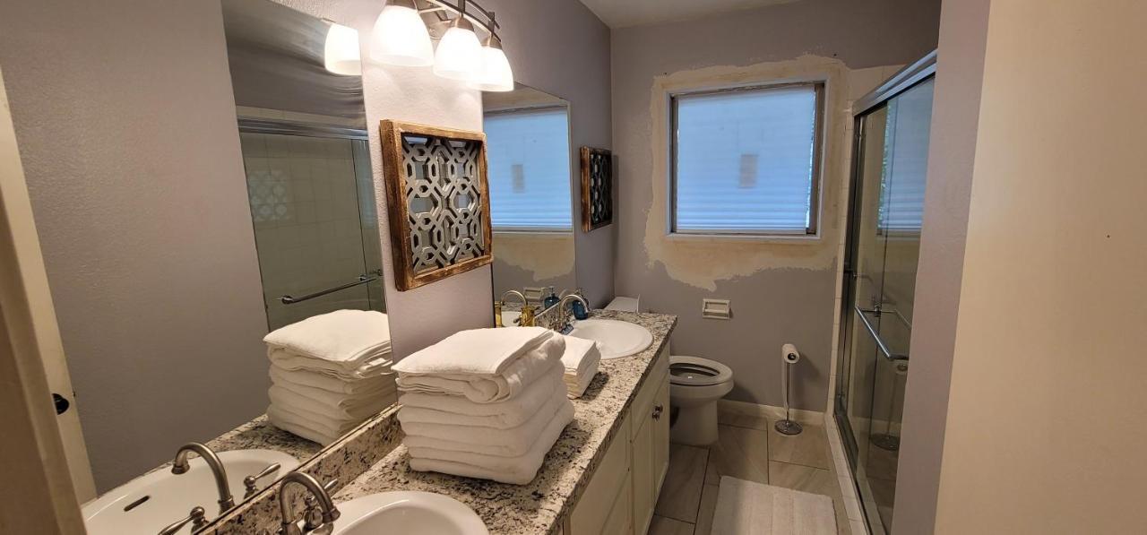 Holiday home The Harby Street House - Close To U Of H, Stadiums, Downtown, Med Center *
