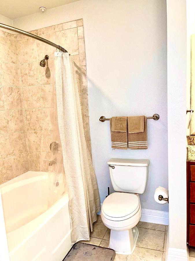 Immaculate 28Th Floor High Rise Vacation 1 Bedroom Unit Apartment Houston