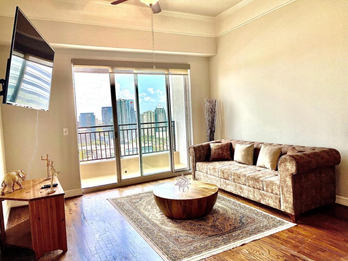 Immaculate 28Th Floor High Rise Vacation 1 Bedroom Unit * Houston