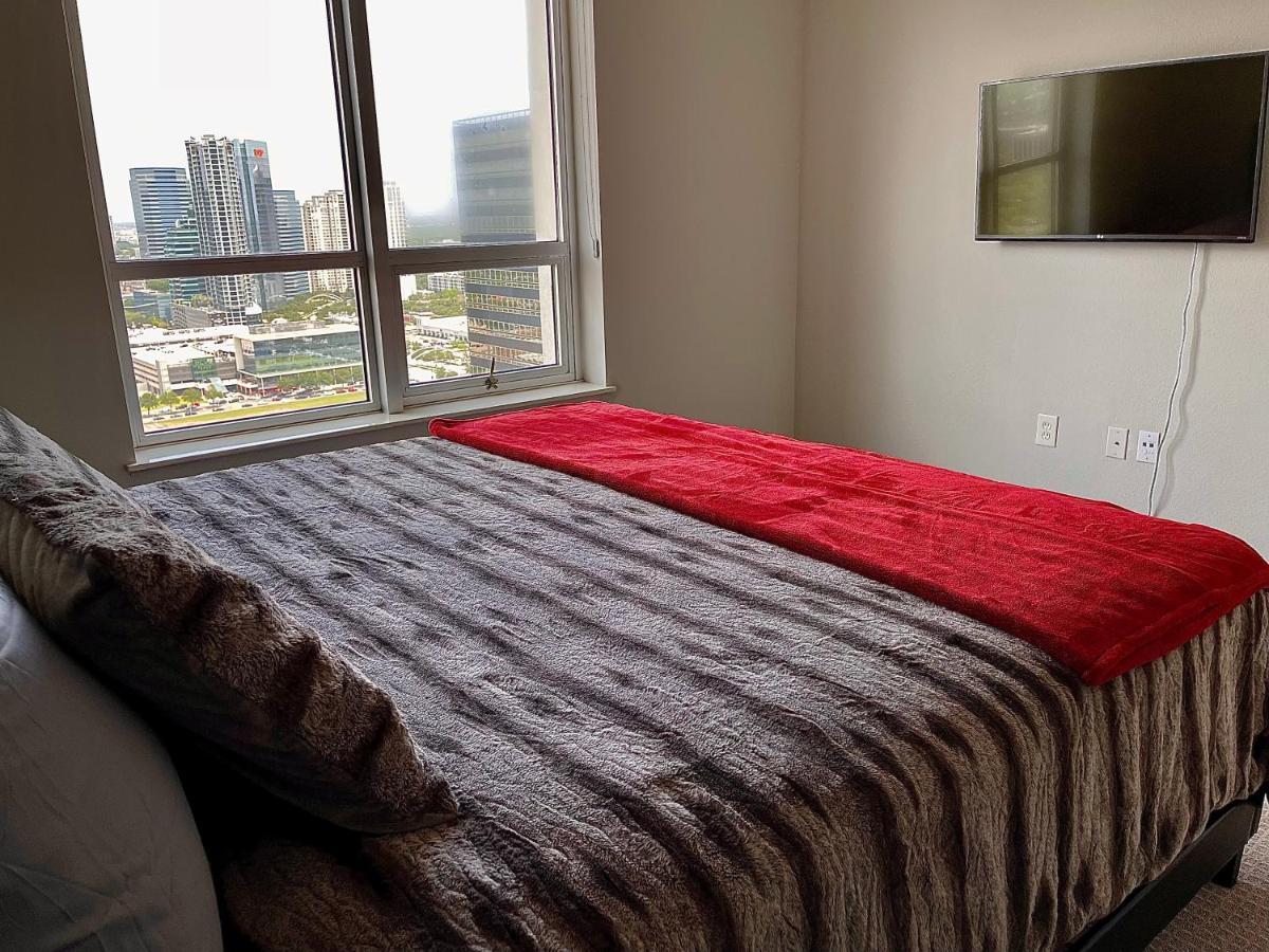 Immaculate 28Th Floor High Rise Vacation 1 Bedroom Unit * Houston