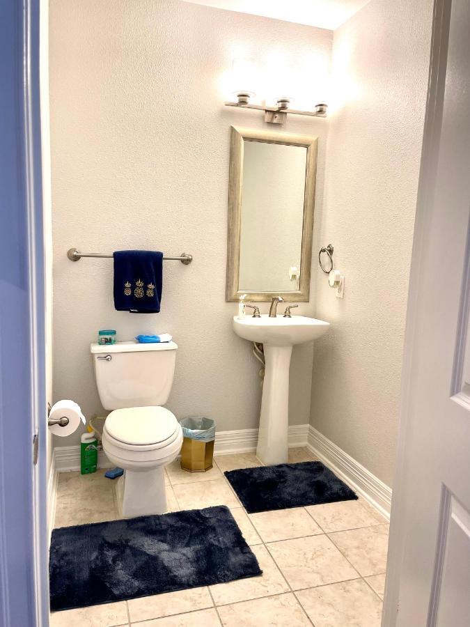 Immaculate 28Th Floor High Rise Vacation 1 Bedroom Unit Apartment *