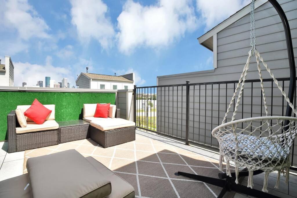 Holiday home Amazing Rooftop! Downtown Skyline Views!!! Sleeps 15