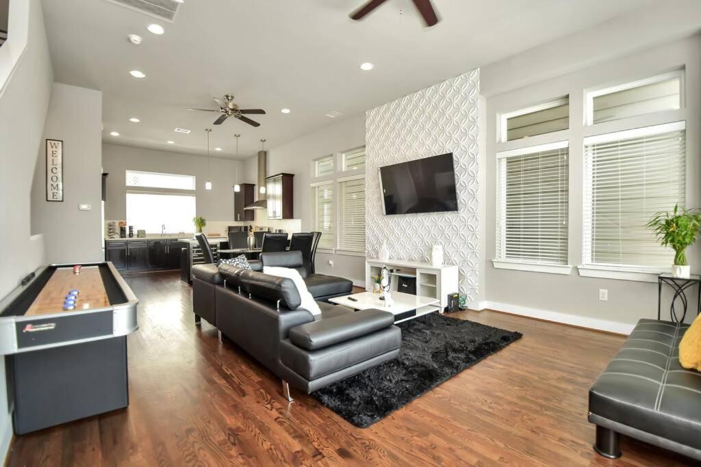 Holiday home Amazing Rooftop! Downtown Skyline Views!!! Sleeps 15 Houston
