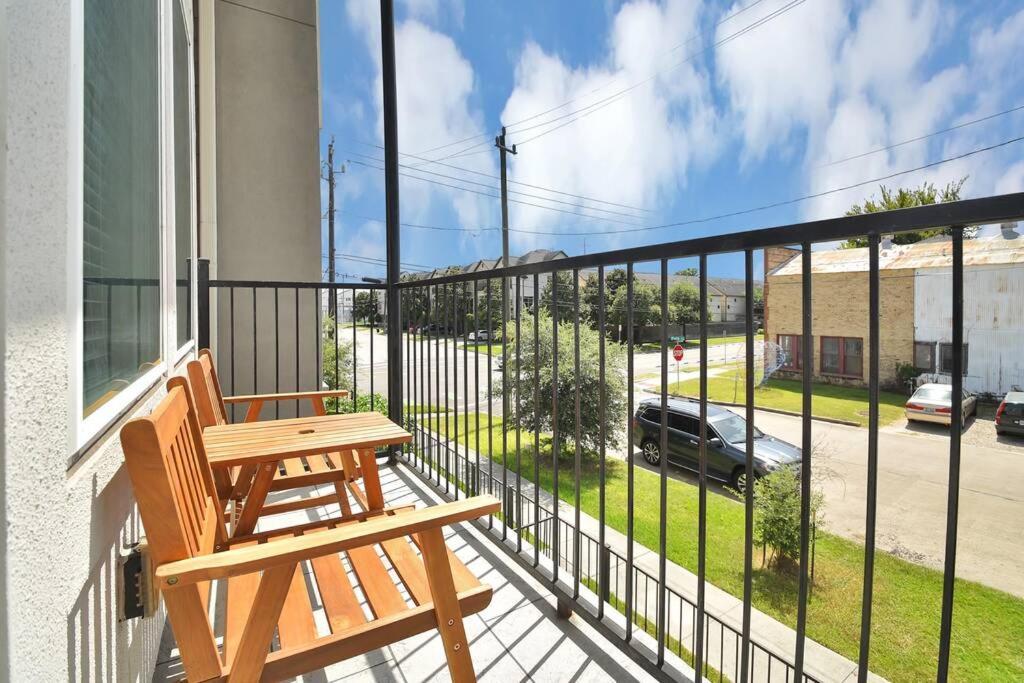 Amazing Rooftop! Downtown Skyline Views!!! Sleeps 15 Houston