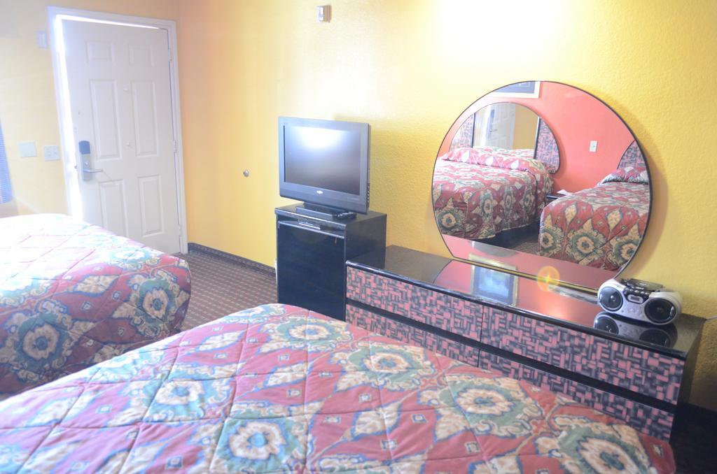 Palace South Loop East Motel Houston