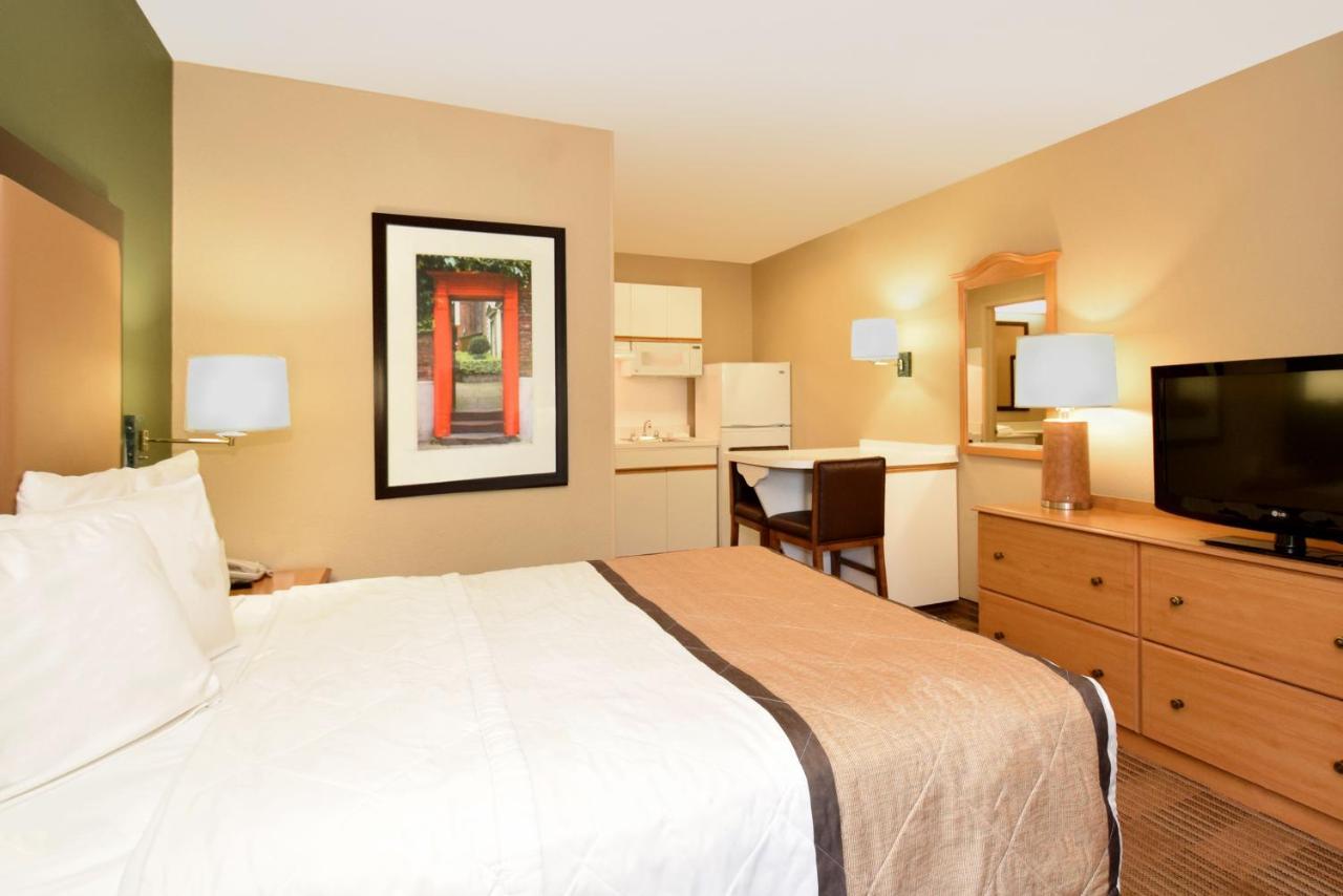 Hotel Extended America - - Willowbrook