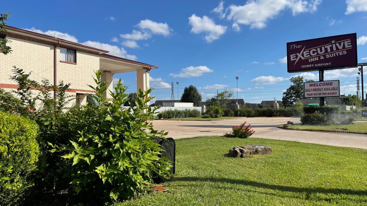 Motel Executive And 2*
