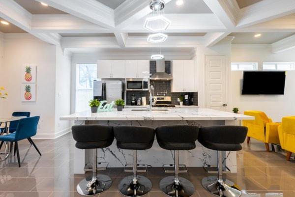 Cute Cozy House Close To Major Sporting Events And Restaurants Houston