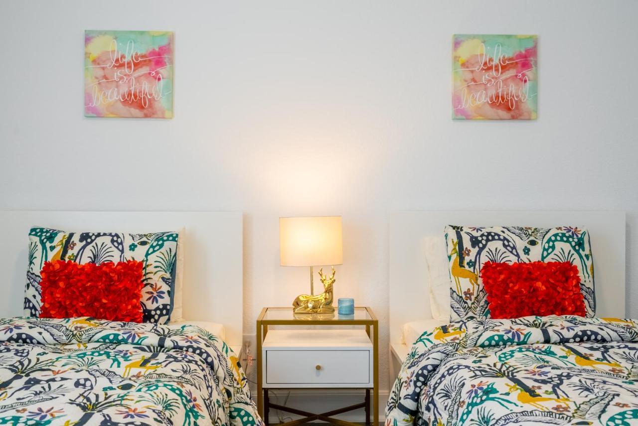 Cute Cozy House Close To Major Sporting Events And Restaurants Houston