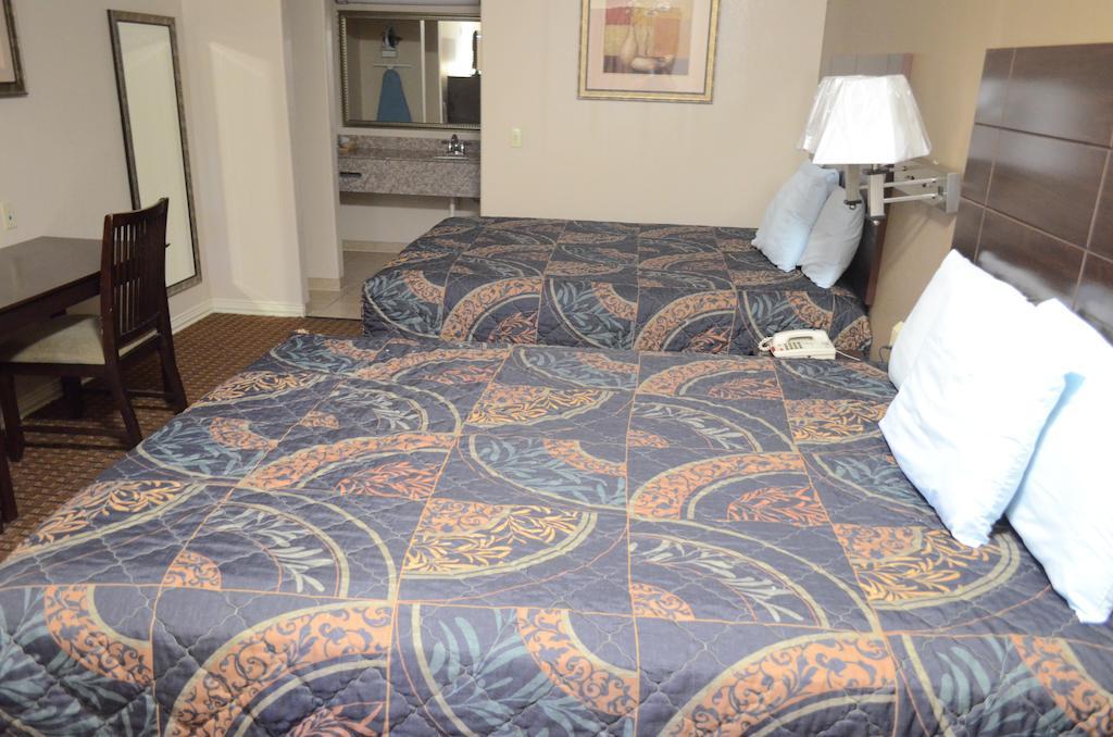 Motel Budget Host & 2*