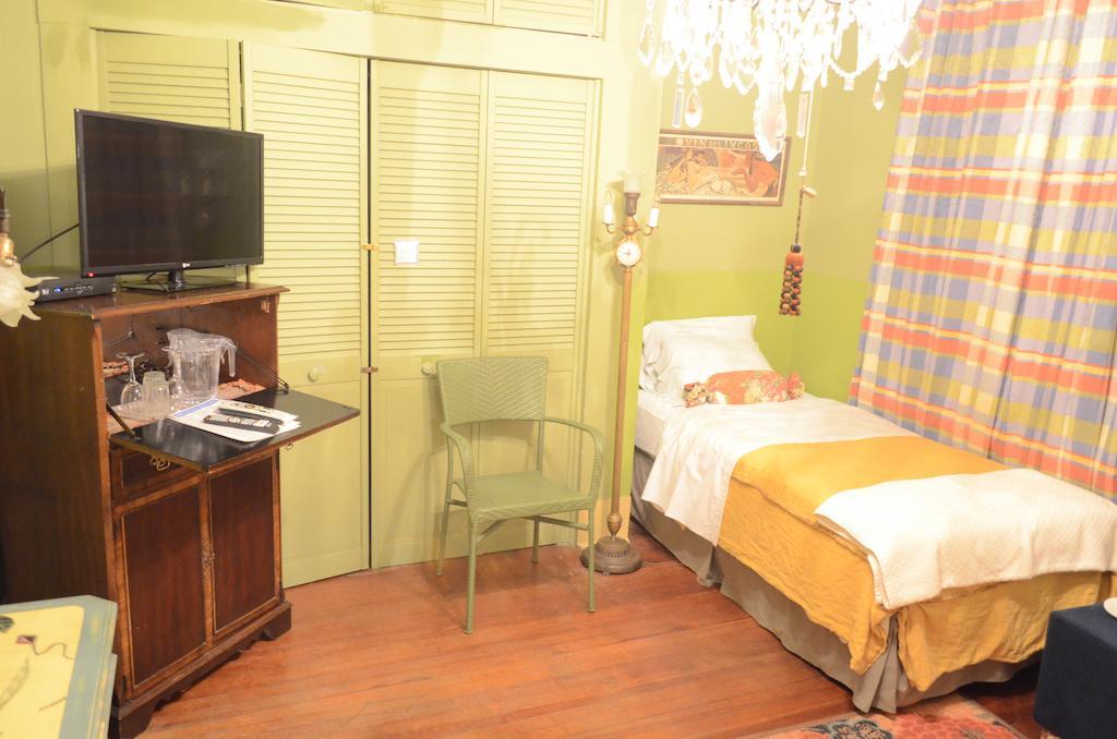 Robin's Nest Bed & Breakfast Houston