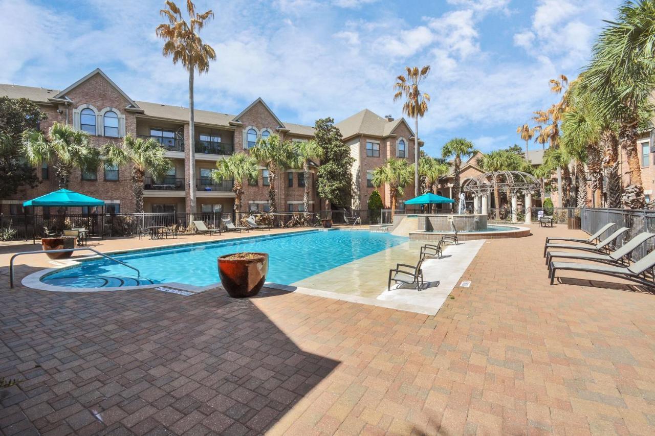 Zjhalik's Luxury French Quarters Apartment Houston