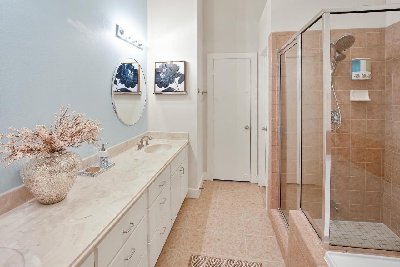 Link House 2bed 2bath Townhouse Enclosed Garage Astrodome Downtown Medctr Houston