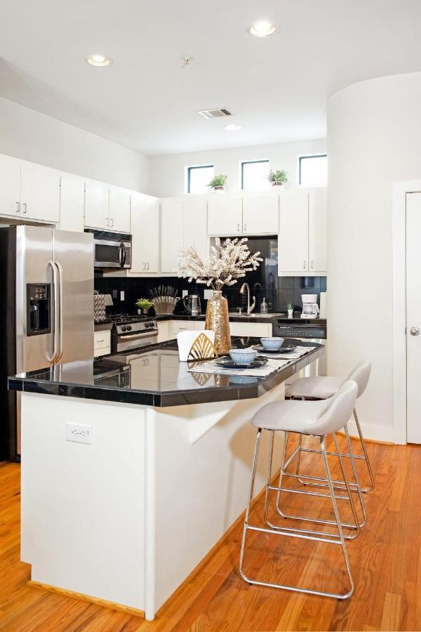 Link House 2bed 2bath Townhouse Enclosed Garage Astrodome Downtown Medctr Apartment Houston