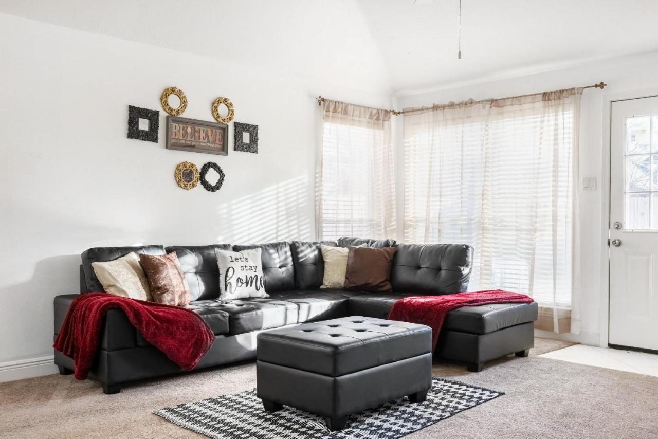 Surreydon Home Bush Airport Holiday home Houston