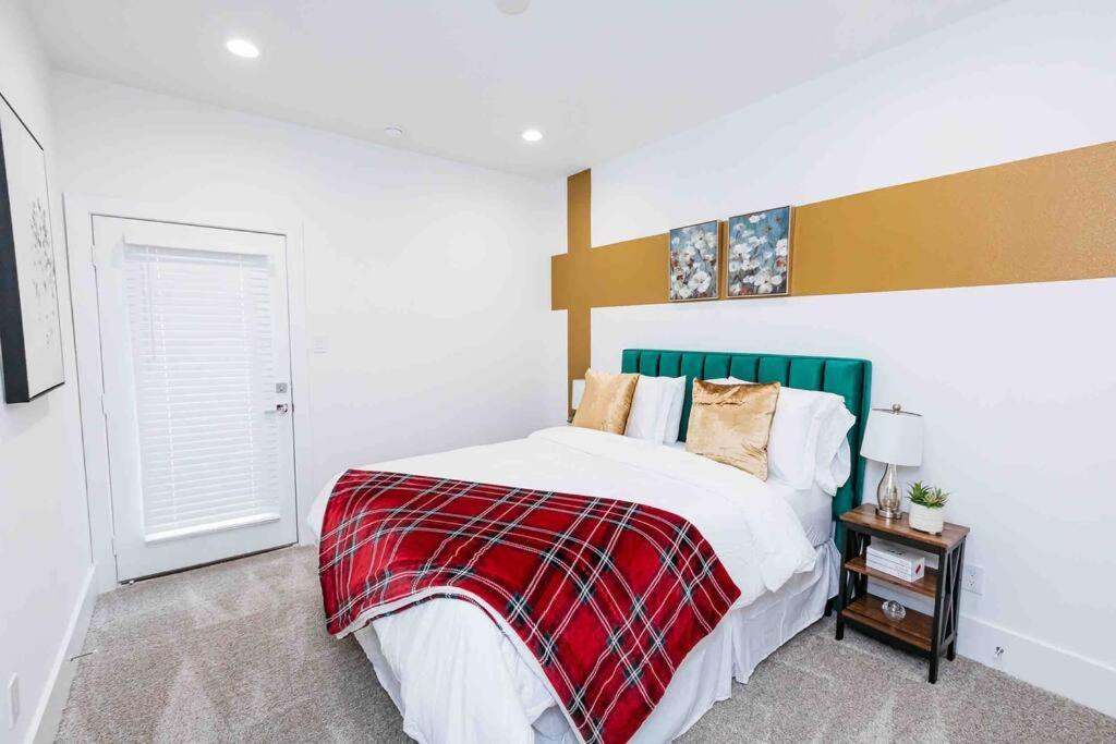 Contemporary Luxe 10mins From Dt Houston!!! *