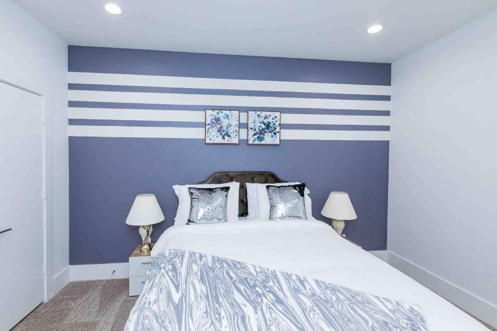 Holiday home Contemporary Luxe 10mins From Dt Houston!!!
