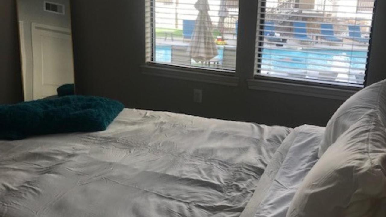 A Zen Oasis With Pool View Apartment Houston
