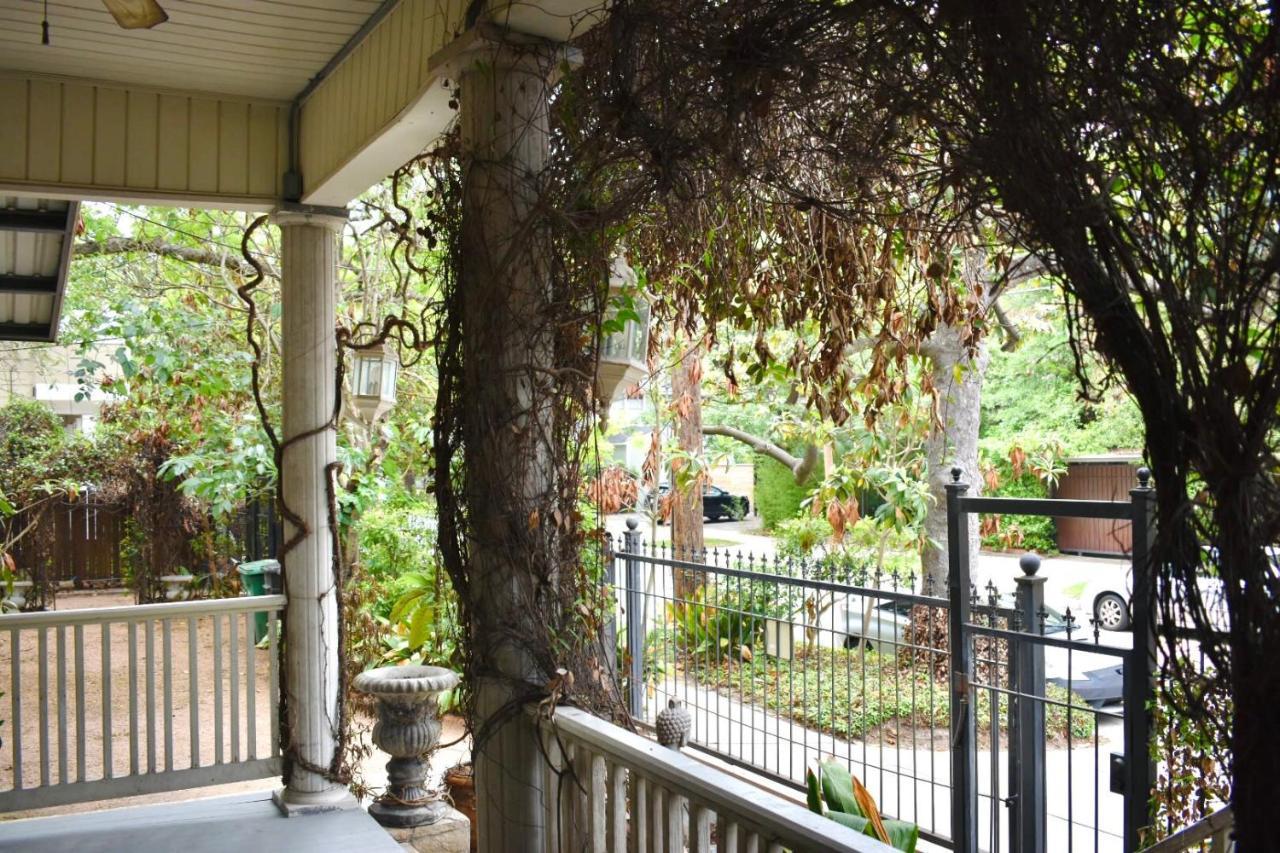 Spacious Oasis At Greeley Gardens--ample Patio Space And Gated Parking * Houston
