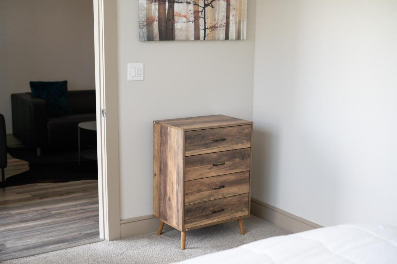 Apartment Midtown Unit Sleeps 6+ With A Massive Garden Tub Houston